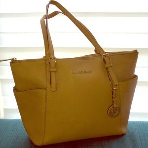 Michael Kors Tote | 🚨